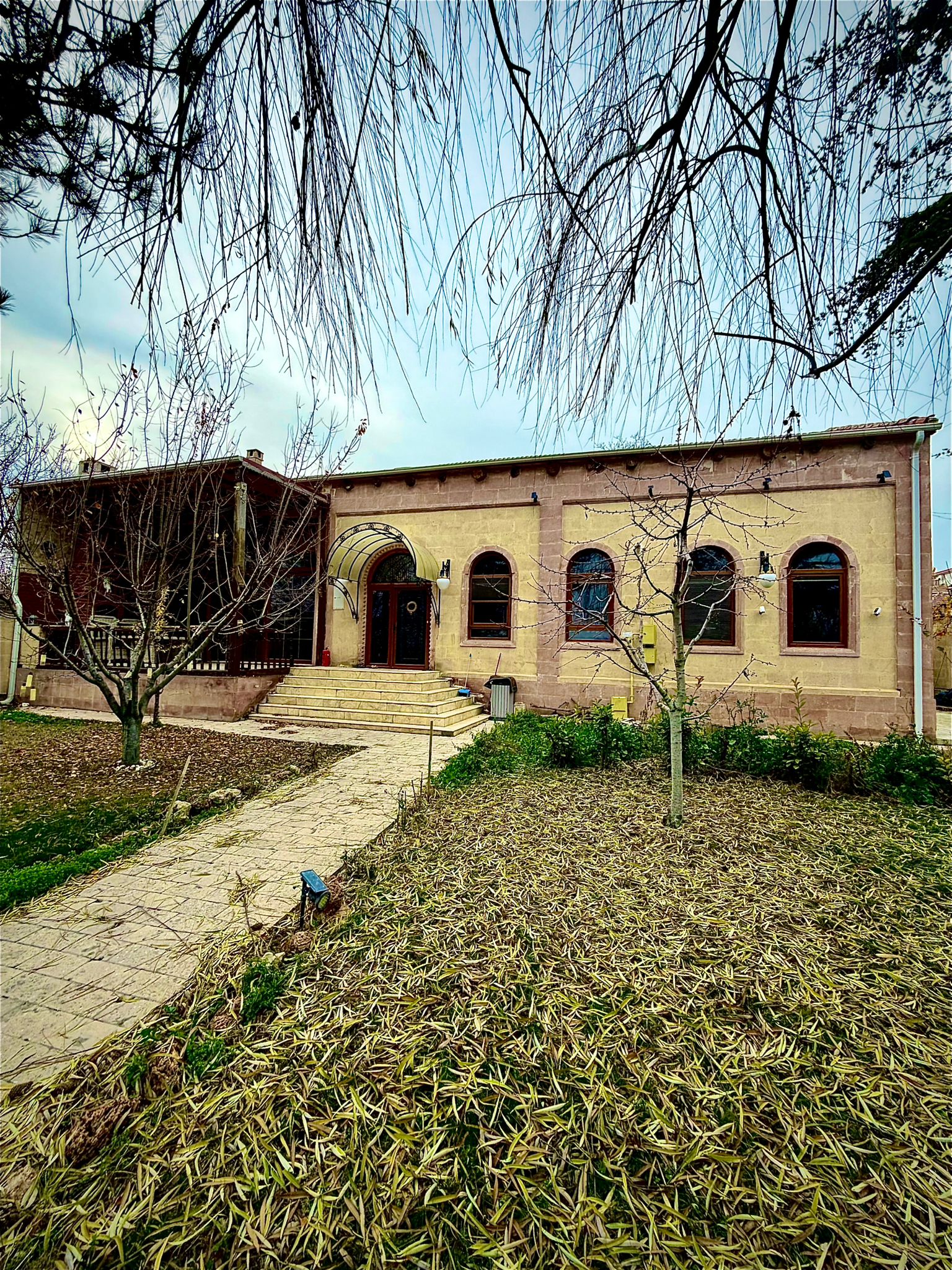ESKİŞEHİR’DE  SATILIK ÖZEL YAPIM HAMAMLI TAŞ EV
